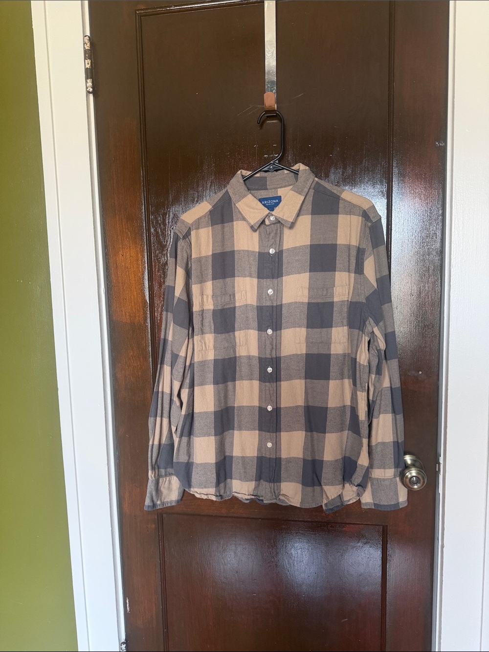 Arizona Jean Company Beige & Gray Plaid Button-Down Shirt
